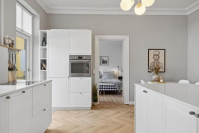 City center apartment w/ large private balcony, Aalborg